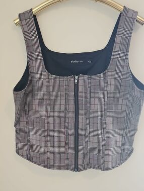 Studio By Torris  Cropped, Vest Zip Front Plaid Tank – Black/White. 1X.